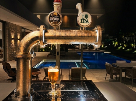 Chopeira modelo Meia Trave com três torneiras - Bier Mec Chopeiras Personalizadas